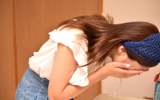 二重埋没の施術後は目元への刺激を避ける